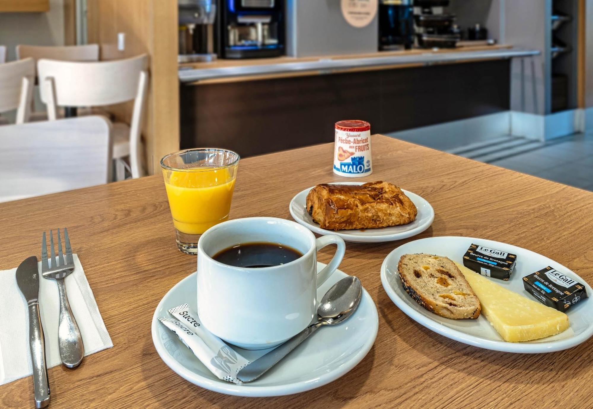 B&B Hotel Quimper Nord Douarnenez ภายนอก รูปภาพ