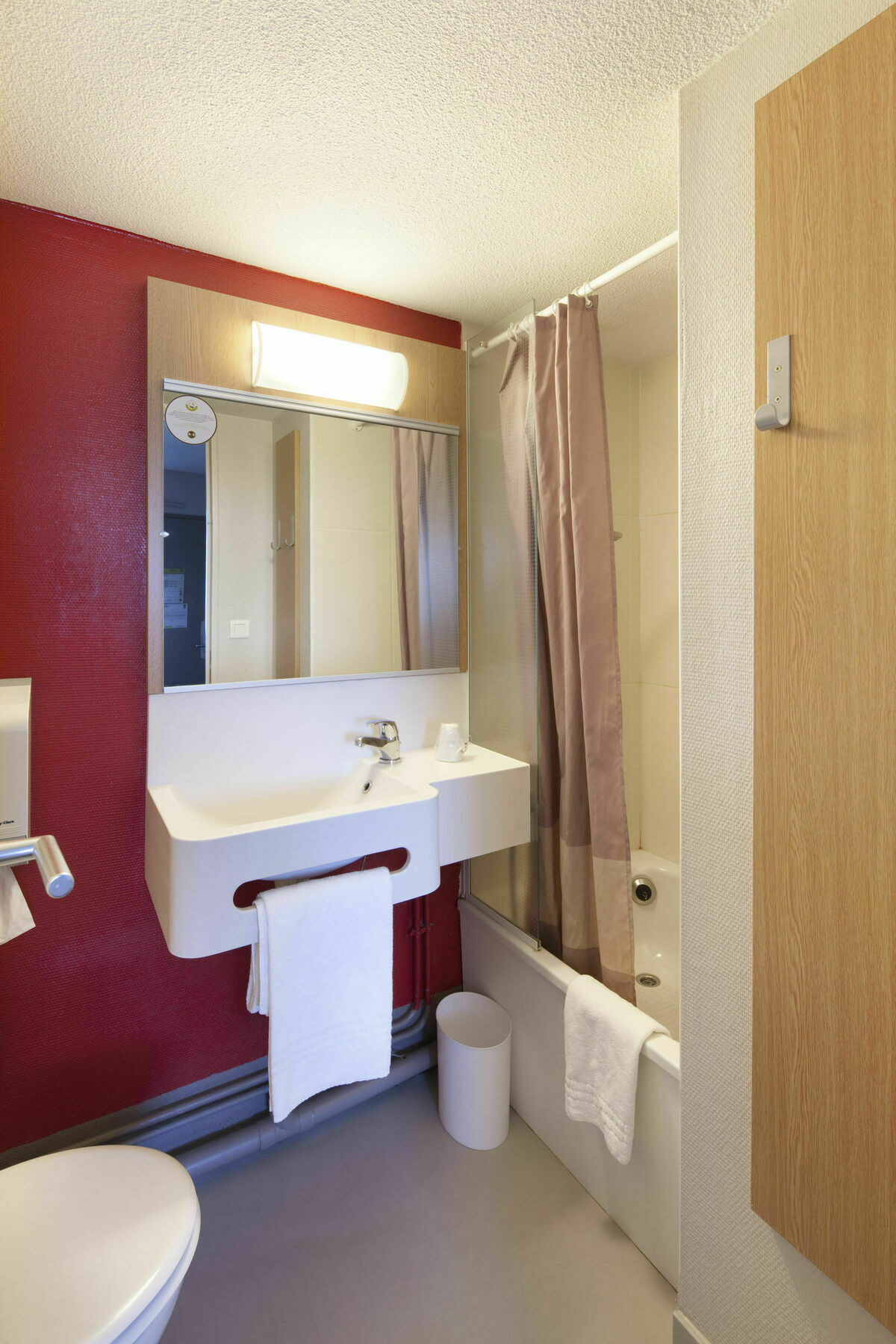 B&B Hotel Quimper Nord Douarnenez ภายนอก รูปภาพ